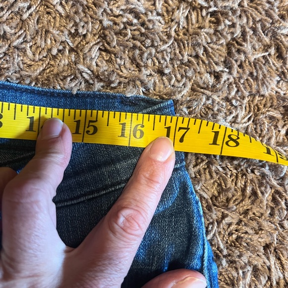 Hudson Jeans. Size 31. Inseam 29 - Picture 7 of 11